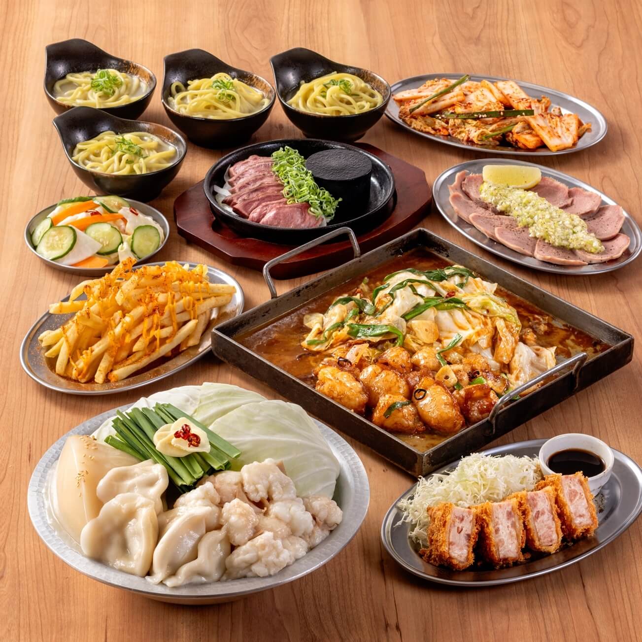 大とろホルモン鉄板焼&塩もつ鍋コース 4,500円 4,500円